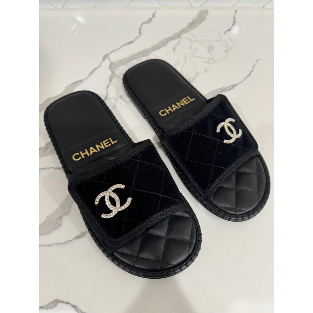 Chanel 23M Black Velvet Crystal CC Logo Hotel Mule Slide Slip On Flat Sandal 40 - Picture 16 of 16